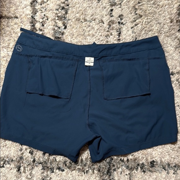 Magellan Outdoors Blue Bermuda Shorts Classic Tailored Design - Picture 9 of 10